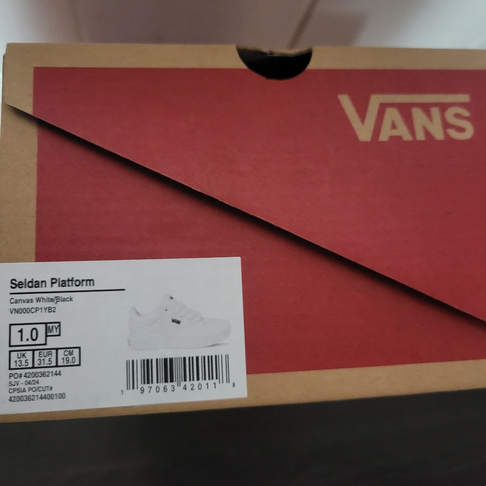 White Seldan Platform VANS size 1 youth- NEW - Picture 5 of 5